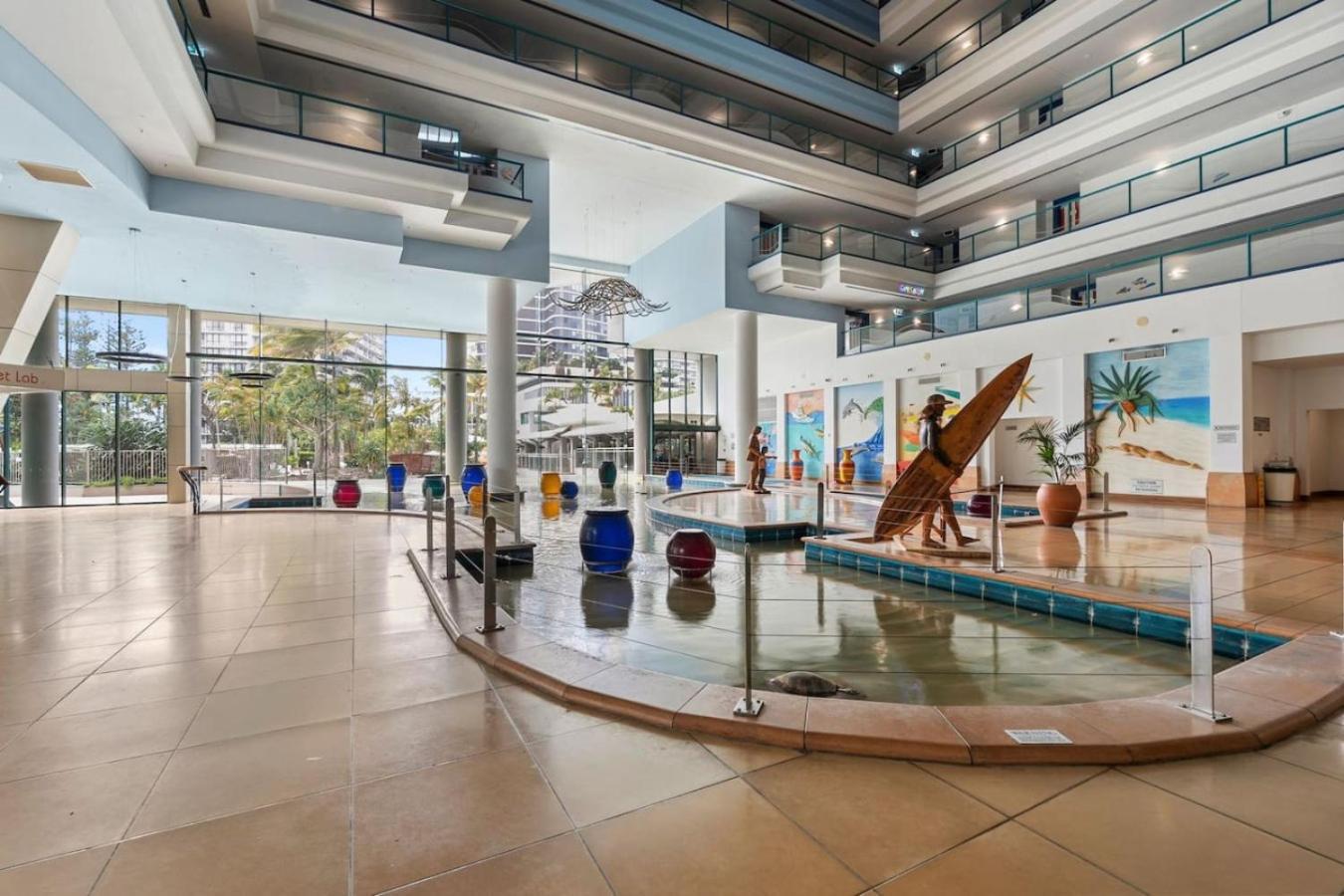 Apartment Palm View Getaway With Ocean Views - Mantra Gold Coast