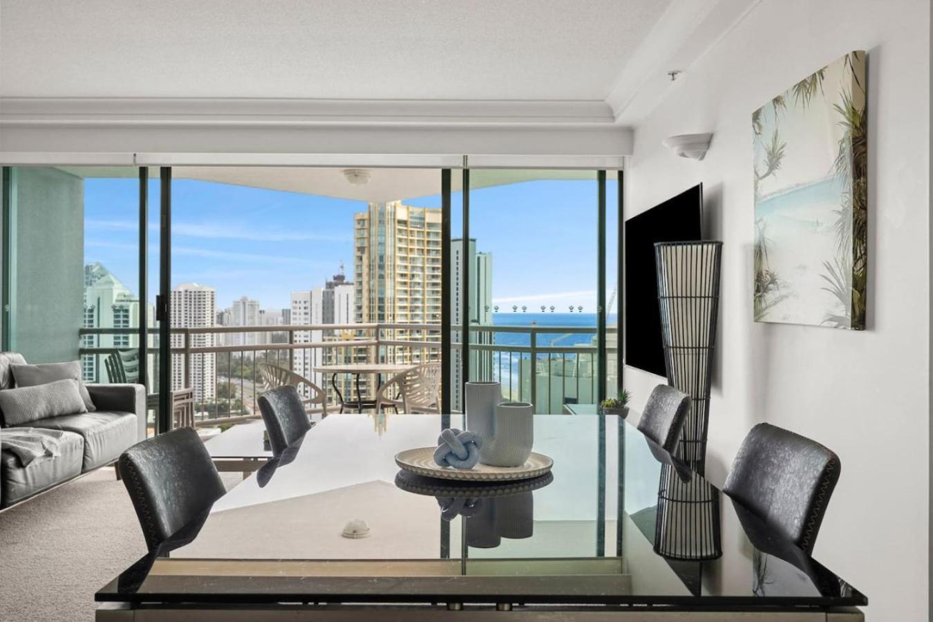 Apartment Palm View Getaway With Ocean Views - Mantra Gold Coast